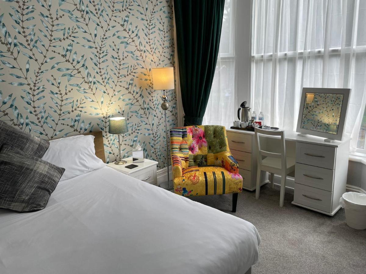 بيوري Rostrevor Hotel - Guest House المظهر الخارجي الصورة